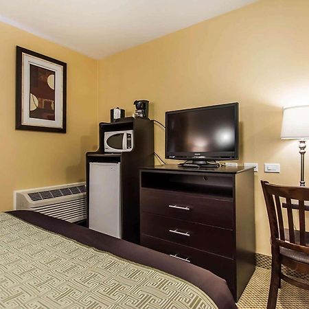 Quality Inn Moncton Exterior photo