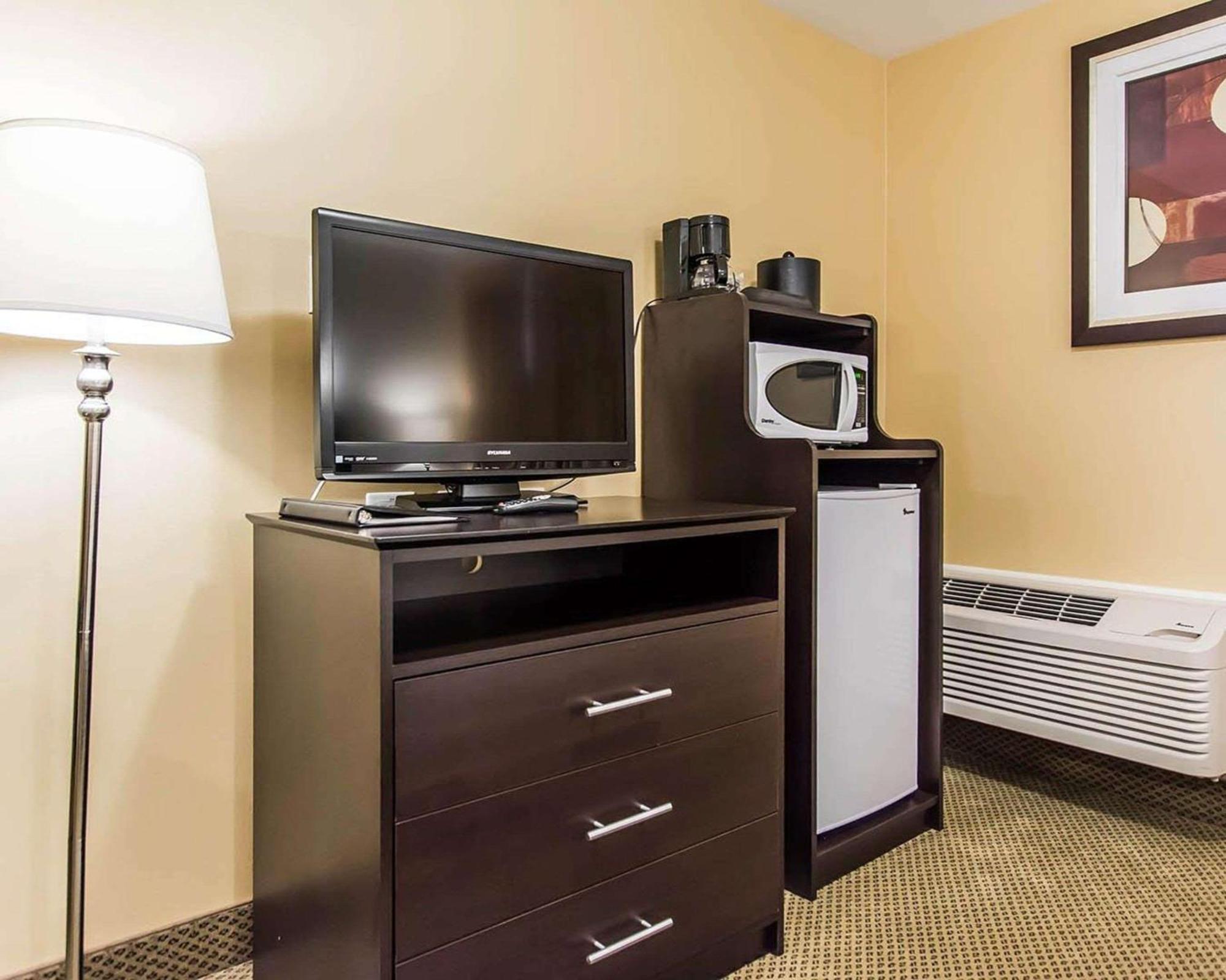 Quality Inn Moncton Exterior photo