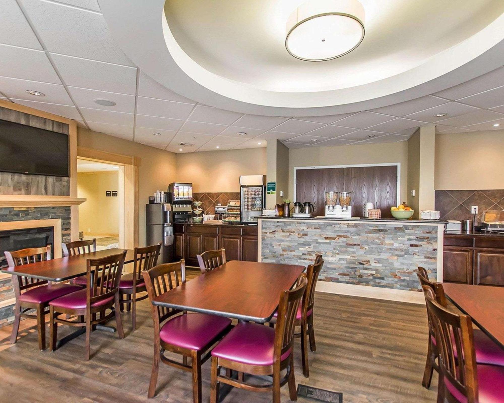 Quality Inn Moncton Exterior photo