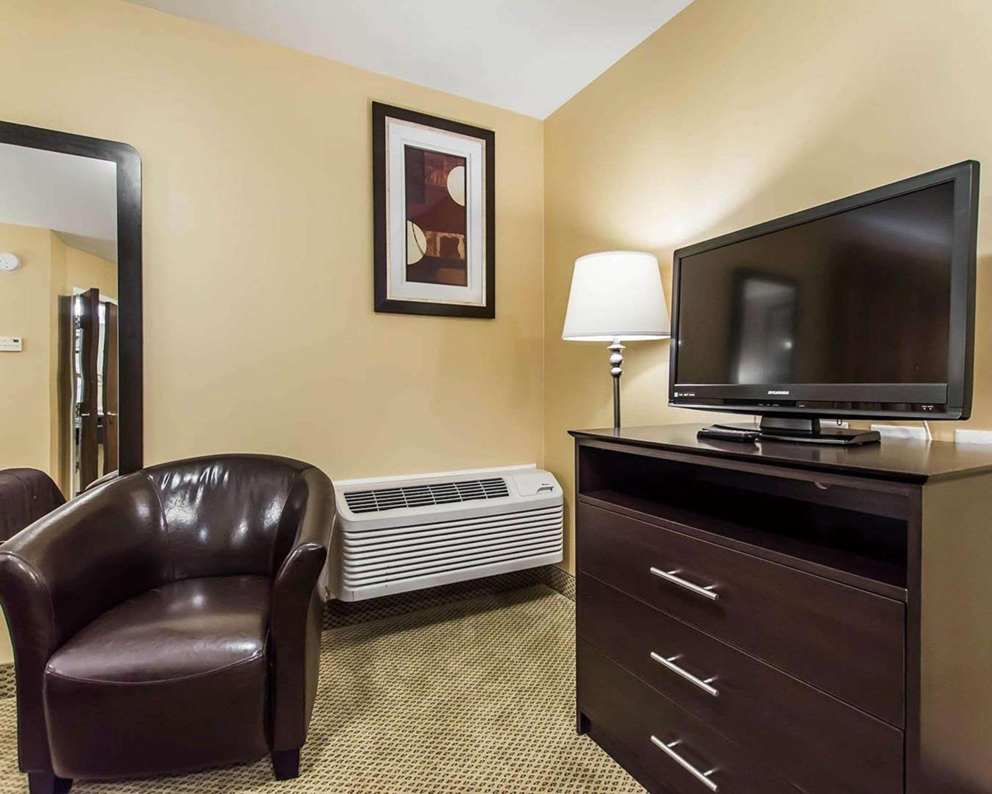 Quality Inn Moncton Exterior photo