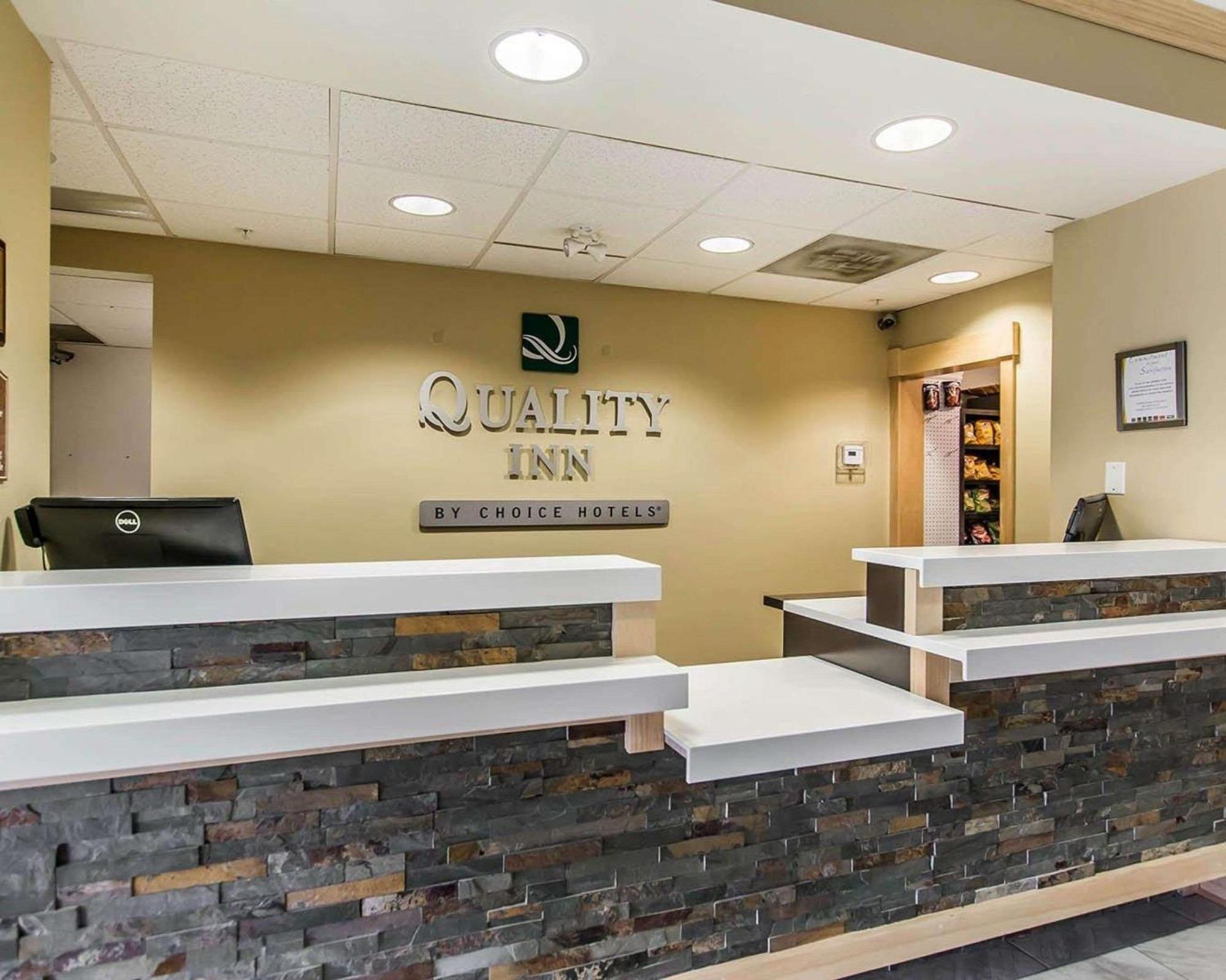 Quality Inn Moncton Exterior photo