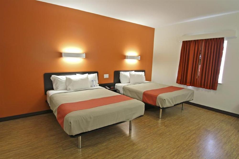 Quality Inn Moncton Room photo